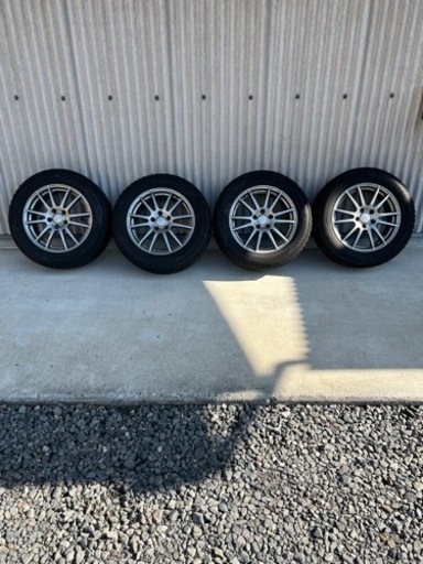 スタッドレスタイヤ（225 60 R17）