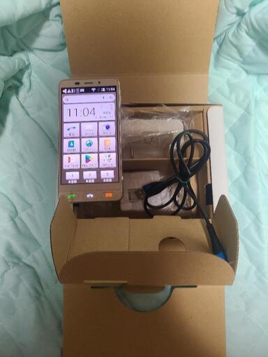 スマホ　BASIO2　　スマートフォン