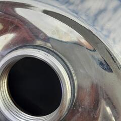 ガソリン携行缶　20リットル　ステンレス？の画像