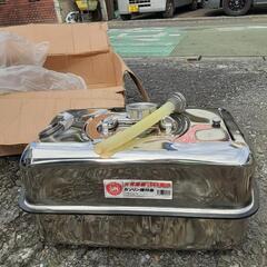 ガソリン携行缶　20リットル　ステンレス？の画像