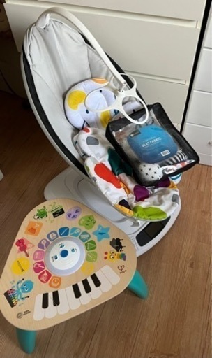 mamaroo 電動バウンサーとbaby Einstein プレイテーブル(おまけ)