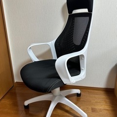 ニトリオフィスチェア(OC501 BK\WH) (ふぁんむー) 大阪の椅子 