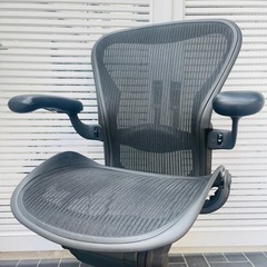 《売約済》Aeron Chairs ハーマンミラー hermanmiller アーロンチェア 検　Bサイズ　Bタイプ　フル　フル装備　ランバーサポート　スタンダード　タイプ　座メッシュ KOKUYO  ing Gliding Chair コクヨ　イング　スチールケース　steelcase　デスクチェア　OAチェア　展示品　メッシュ　ポリッシュ　OKAMURA オカムラ コンテッサ Contessa の画像