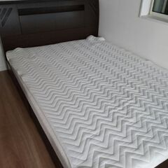 ダブルベッド　定価10万