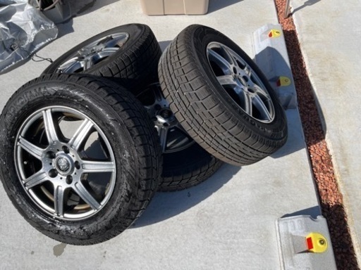 【取引済み】195/65R15 アイスガードスタッドレスタイヤ バリ溝