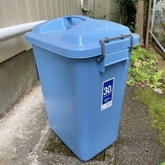 ポリバケツ　さしあげます。