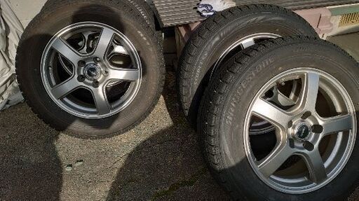 スタッドレスホイールセット　215/60 16インチ　マークXに使用