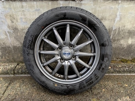 スタッドレスタイヤ　ホイール付き