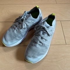 スニーカー　GU