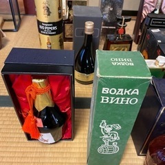 おじいちゃんのコレクションのお酒の画像
