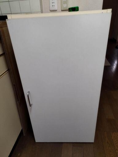扉付きカラーボックス