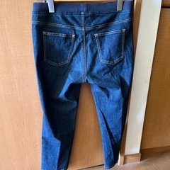 UNIQLOストレッチジーンズの画像