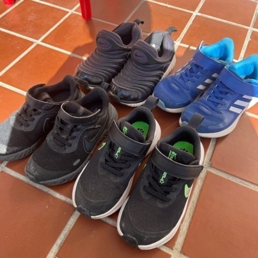 キッズスニーカー　NIKE adidas