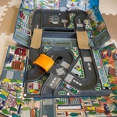 美品　廃盤　トミカ　おでかけ立体マップ