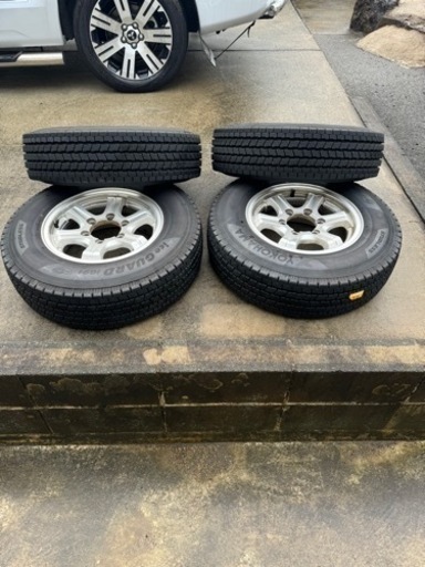 ヨコハマ　スタッドレス　ハイエース