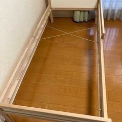 【SOLD OUT】ジュニアベッド　IKEA イケアSNIGLAR スニーグラル ベッドフレームとすのこ（組み合わせ）,70x160 cm,マットレスも有りの画像