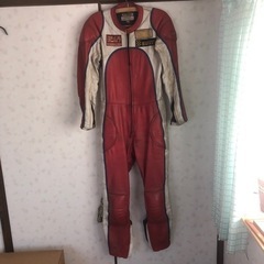 レーシングスーツ