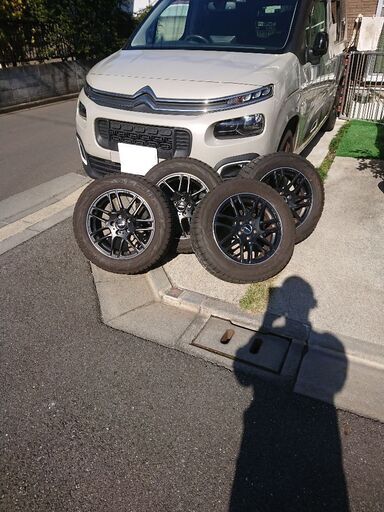 【値下げ】シトロエン.ベルランゴワンシーズン使用スタッドレスタイヤ、ホイール