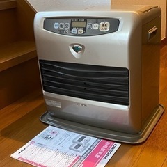 石油ストーブ、ファンヒーター、ポリタンク３個、ストッカーのセットの画像