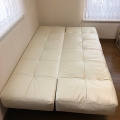ソファーベッドの画像