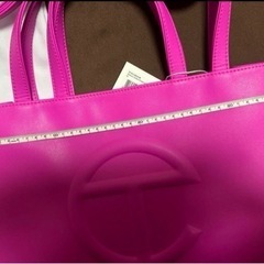 telfar ショルダーバッグ Mサイズ アザレア ピンクの画像