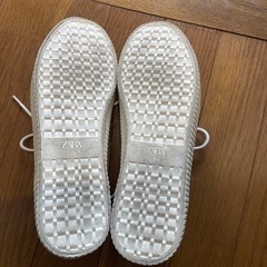 ZARA スニーカーの画像