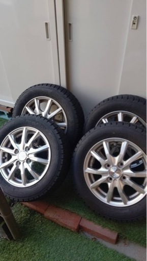 ★美品スタッドレスタイヤ　アルミホイール付き13インチ