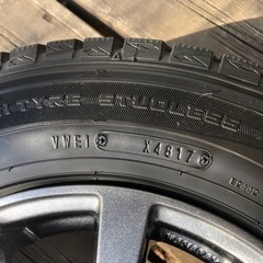 ダンロップ スタッドレスタイヤ4本 145/80R13 の画像