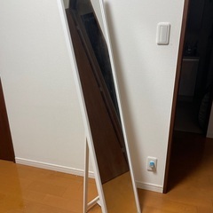 全身白鏡です。