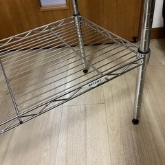 ステンレス銀ラック アルコール消毒済みの画像