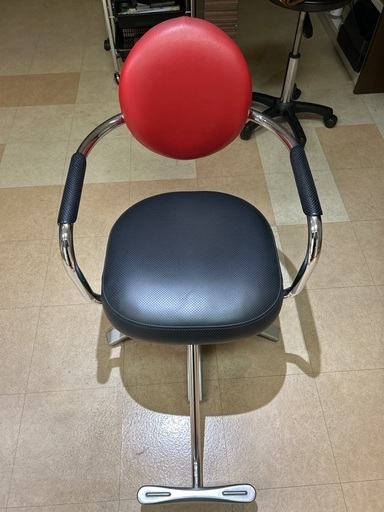 美容室セット面とカット椅子