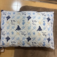 急募！今年中に売りたい！不思議の国のアリス　ふわふわ枕　クッションの画像