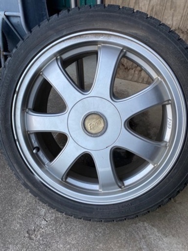 国産スタッドレスタイヤ４本　17インチ