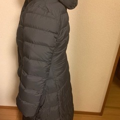 取引中　ユニクロ　➕J  ライトダウンコートの画像