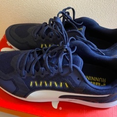新品未使用　PUMA スニーカー　28cm プーマ　ランニングシューズ　メンズの画像
