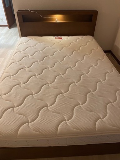 ダブルベッド