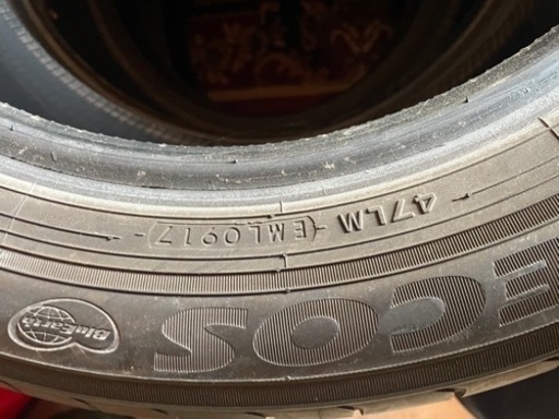 215/55R17 サマータイヤ　バリ溝