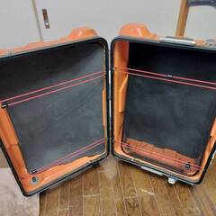 Protexハードスーツケースの画像