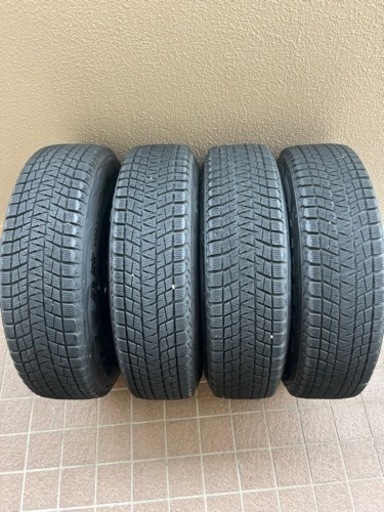 スタッドレスタイヤ 車両入れ替えの為今週末限定です