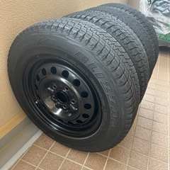 スタッドレスタイヤ 車両入れ替えの為今週末限定ですの画像