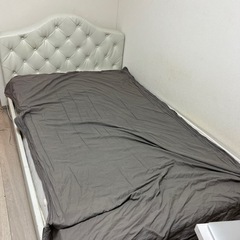 【引き取り限定】セミダブル　ベッド