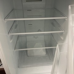 11月中引き取り限定/YAMADA/ヤマダ/冷凍冷蔵庫/YRZ-F15E1/156L/冷凍45L/冷蔵111L/右開き/庫内LED灯/ホワイト/2020年製/高年式☆美品の画像