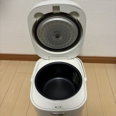 アイリスオーヤマ　炊飯器　2018年製の画像