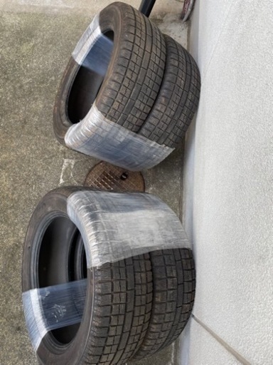 スタッドレスタイヤ　 TOYO トーヨー　GARIT GS  ２１５/５５　１７　94Q GR ４本