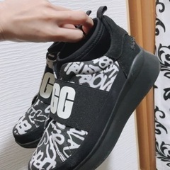 UGG 厚底スニーカーの画像