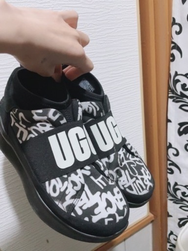 UGG 厚底スニーカー