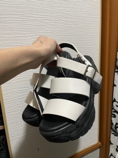 厚底サンダル