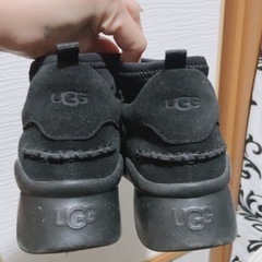 UGG 厚底スニーカーの画像