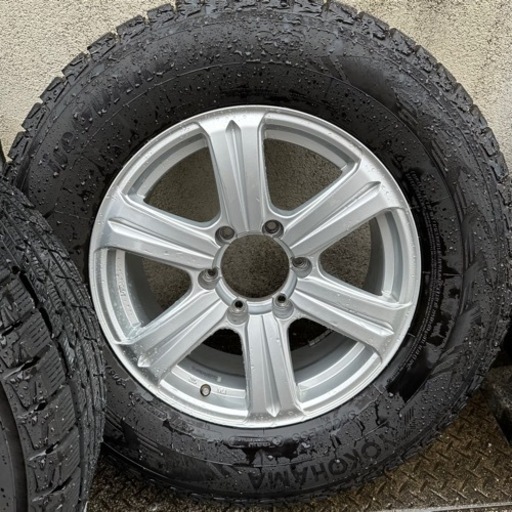 ハイラックス　スタッドレス　バリ溝　265/65/R17