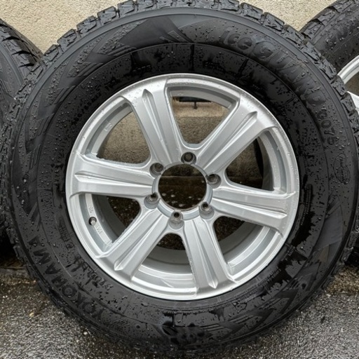 ハイラックス　スタッドレス　バリ溝　265/65/R17